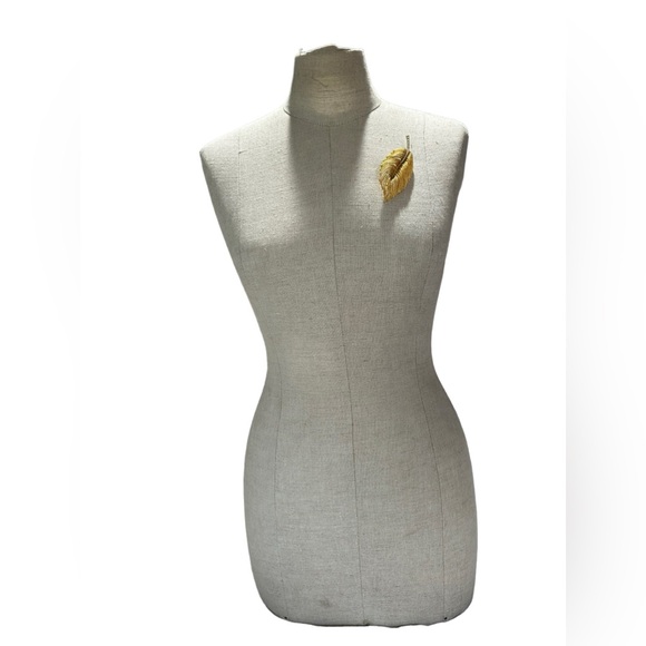 Genuine KENNETH LANE gold leaf brooch pin rare - Picture 10 of 10